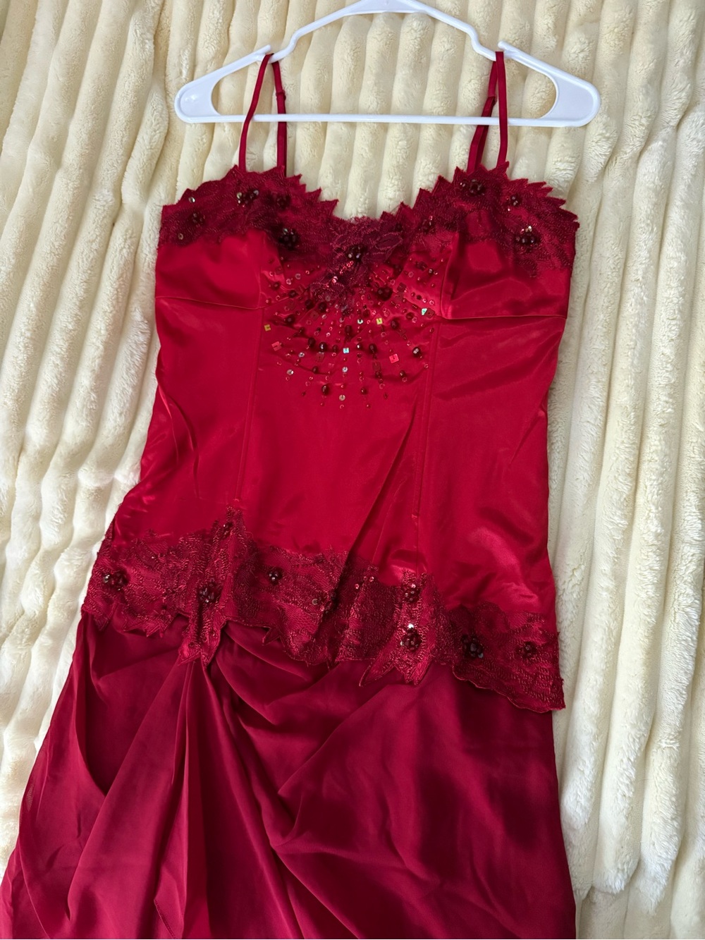 Red Beaded Lace Spaghetti-Strap Evening Dress